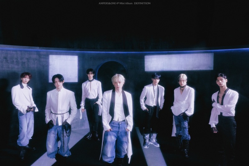 앰퍼샌드원, 미니 4집 ‘DEFINITION’ 두 번째 단체 콘셉트 포토 공개…팀 존재감 선명히 각인