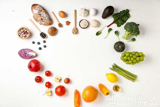 함께 먹으면 맛은 배가 되지만 영양학적으로는 서로 충돌하는 음식들이 있다. 건강한 식단을 위해서는 재료 간의 궁합을 따져 영양소 파괴를 최소화하는 지혜가 필요하다. (이미지 제공=클립아트코리아)