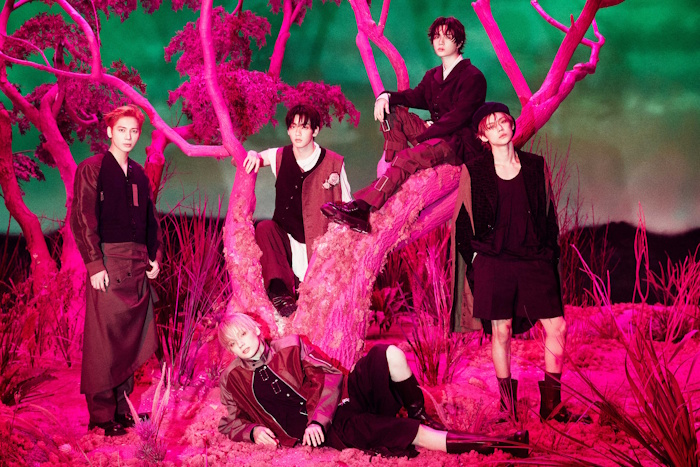 TXT, 미니 8집 마지막 콘셉트 포토 공개…로맨틱하고 압도적인 비주얼 자랑