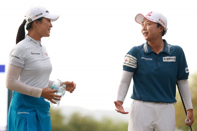 김효주(오른쪽)와 윤이나. / 사진=연합뉴스