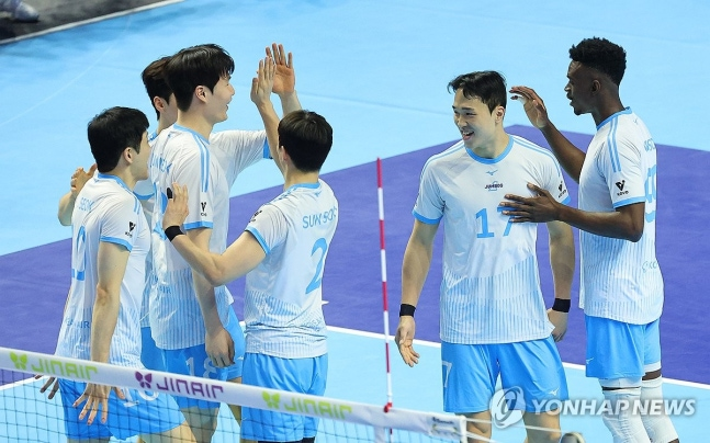 기뻐하는 대한항공 선수들 / 사진=연합뉴스