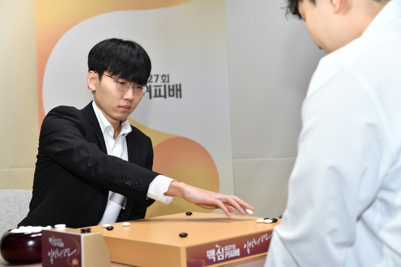 신진서 9단이 76개월 연속 한국 바둑랭킹 1위를 지켰다. / 사진=연합뉴스