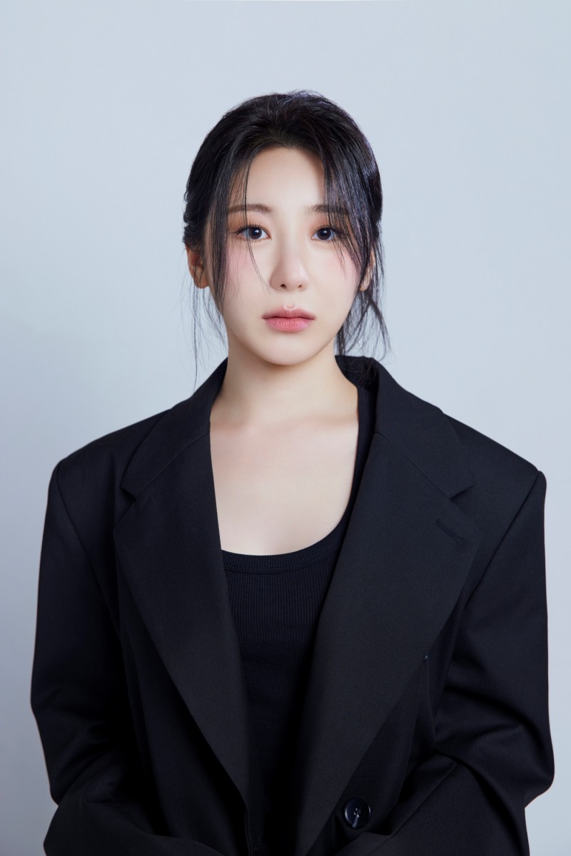 이채연, 4월 말 컴백 확정…소속사 이적 후 첫 행보