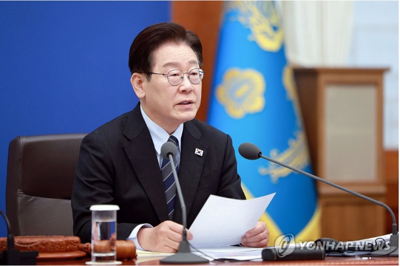 이재명 대통령은 6일 다주책 양도세 중과유예 폐지와 관련, 5월9일까지 허가를 신헝한 사람들도 허용하는 방안을 검토해달라고 주문했다. 사진=연합뉴스