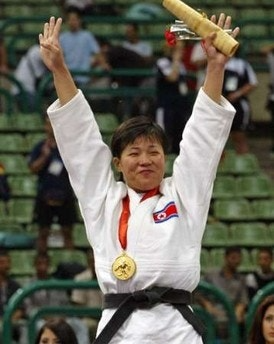 1990년대 올림픽과 세계선수권대회 금메달을 휩쓴 북한 여자유도 영웅 계순희