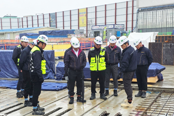 지난 3월 18일 전주에코시티 17블록 건설현장에서 안전보건 점검을 실시하는 모습.