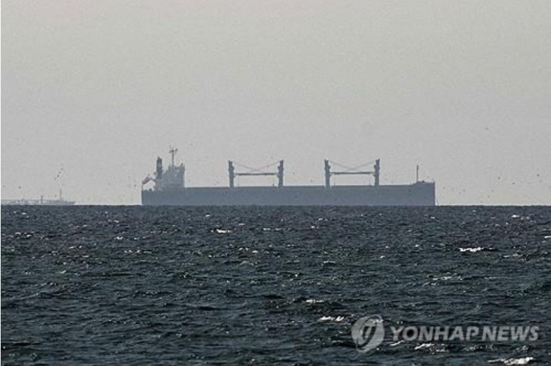 호르무츠해협이 봉쇄된 가운데 하루 통항량이 약 15척 수준까지 늘어났다고 美CNBC가 6일(현지시간) 보도했다. 사진=로이터통신, 연합뉴스