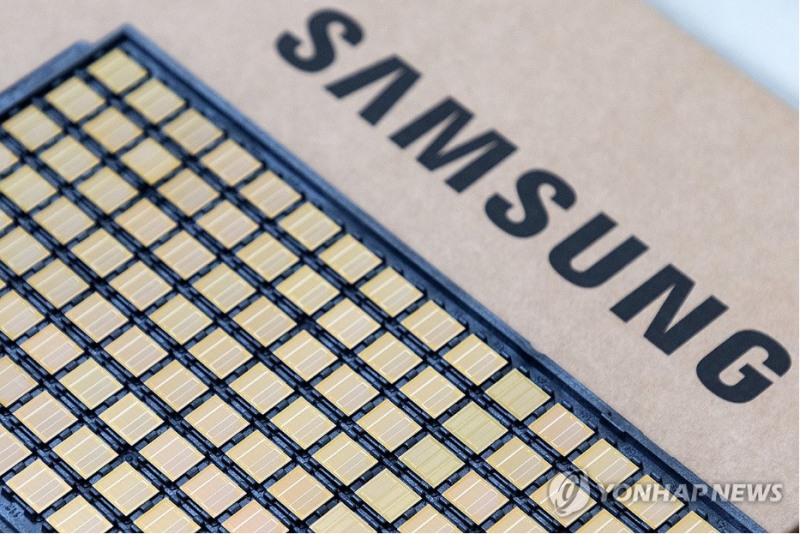 로이터통신 블룸버그통신 등 주요 외신들은 삼성전자의 1분기 영업이익이 전문가들의 예상치를 훌쩍 웃도는 '어닝 서프라이즈'였다고 일제히 보도했따. 사진=HBM4, 삼성전자, 연합뉴스