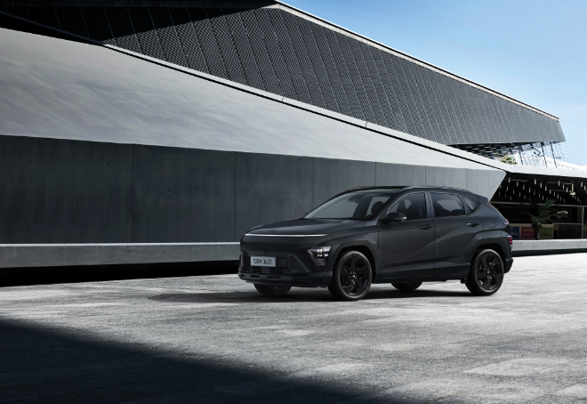 현대자동차는 상품성과 경제성을 동시에 끌어올린 대표 소형 SUV ‘2027 코나’를 7일 출시하고 본격적인 판매에 돌입했다. 전용 ‘블랙 휠’이 새롭게 적용된 2027 코나 ‘블랙 익스테리어’ 사진= 현대자동차