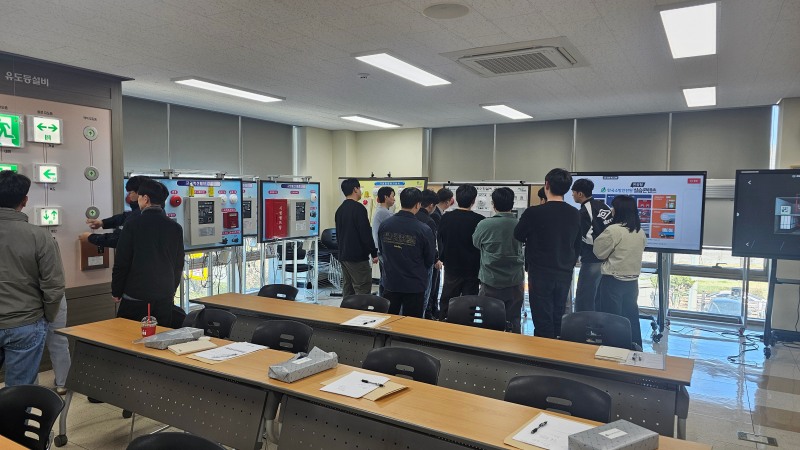 한국소방안전원 충북지부(지부장 정무헌)는 지난 6일부터 7일까지 이틀간 충청북도 관할소방서 공무원 59명을 대상으로 소방시설 점검 및 긴급조치 방법 등 이론과 실습교육을 실시했다고 8일 밝혔다./한국소방안전원 충북지부