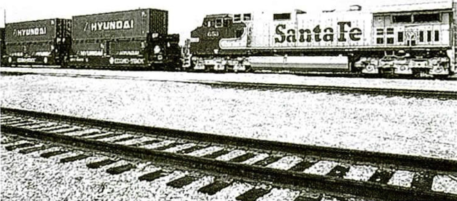 현대상선 컨테이너가 미국 LA에서 싼타페(Santa Fe)의 DST에 실려 뉴욕으로 가고 있다. 사진= 현대상선 20년사