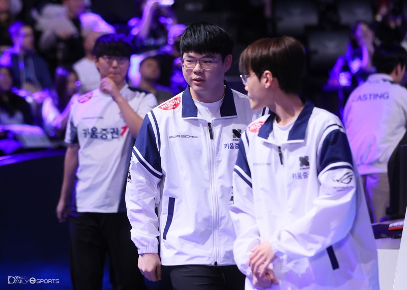 키움 DRX '레이지필' 쩐바오민(가운데).