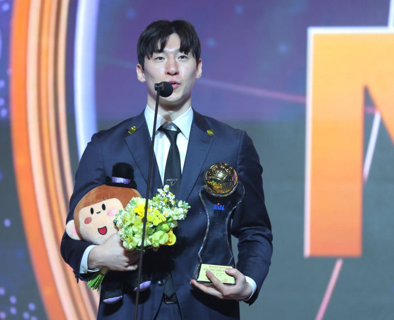 프로농구 국내선수 MVP 수상한 이정현. / 사진=연합뉴스