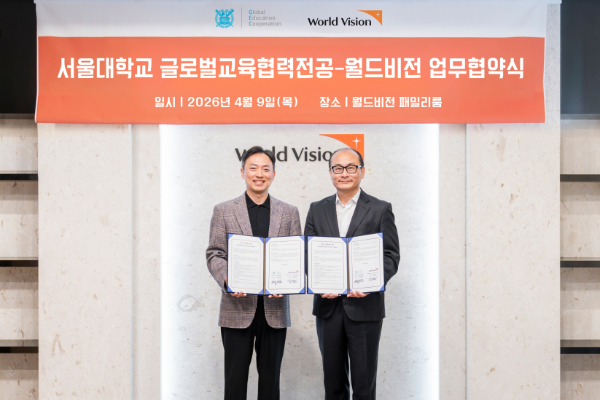 월드비전 국제사업본부 김성호 본부장(왼쪽)과 서울대학교 유성상 교수 (사진제공=월드비전)