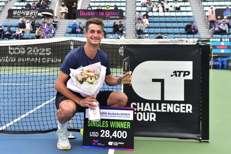 지난해 부산오픈 챌린저테니스 우승자 프랑스 출신 아트망. / 사진=연합뉴스