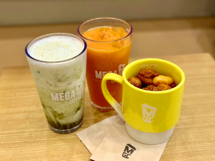 ▲메가MGC커피 양념 컵치킨 누적 주문 약 35만 건 돌파 / 사진 = 메가MGC커피 제공