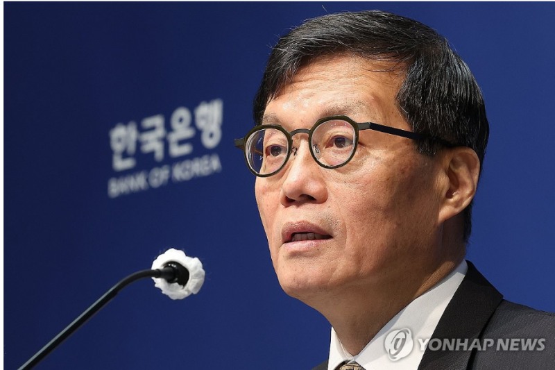 이창용 한은총재는 10일 기자간담회에서 "공급 충격이 장기화되고 물가상승 압력이 확산되면 정책 대응이 필요하다"고 지적했따. 사진=연합뉴스