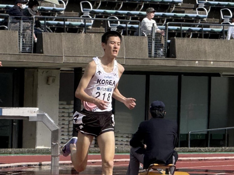 힘들게 뛰는 박원빈. / 사진=연합뉴스