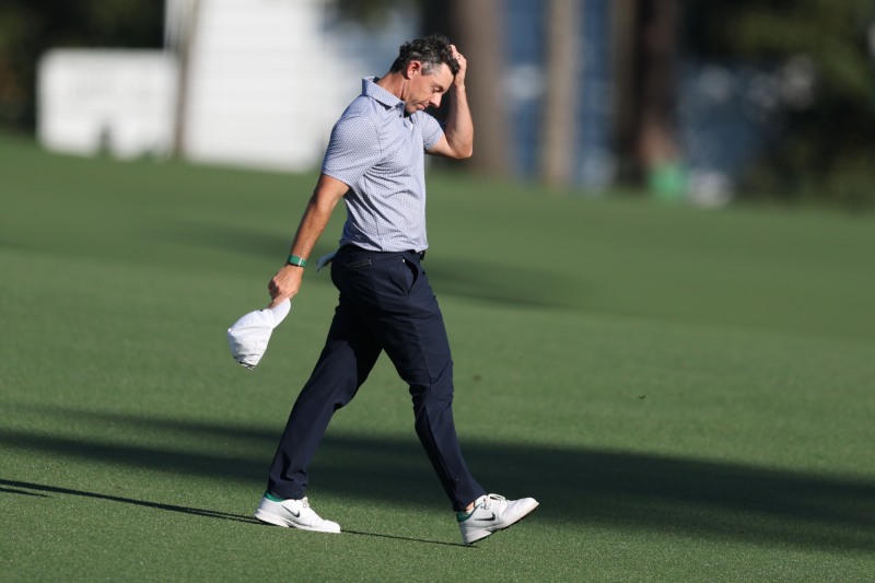 머리 쓸어 넘기는 매킬로이. / 사진=연합뉴스