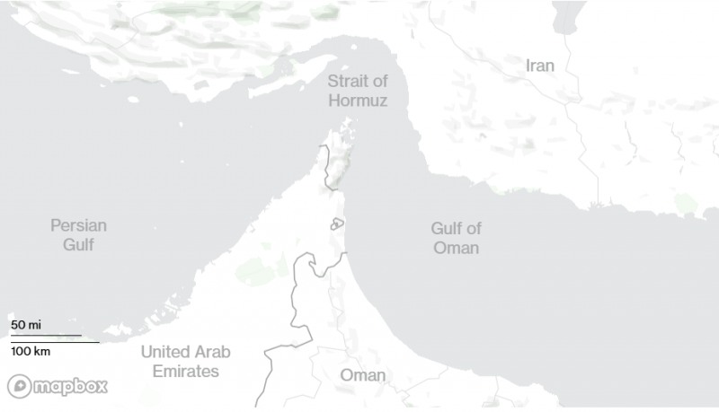 미군은 12일(현지시간) 이란 항구 출입을 봉쇄하겠다고 밝혔고 이란혁명수비대는 호르무츠 해협을 완전 봉쇄하겠다고 주장해 당분간 호르무츠해협은 차단될 것으로 우려된다. 지도=블룸버그통신