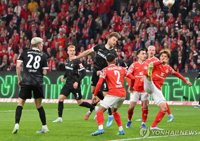 마인츠와 프라이부르크의 경기 장면 / 사진=연합뉴스