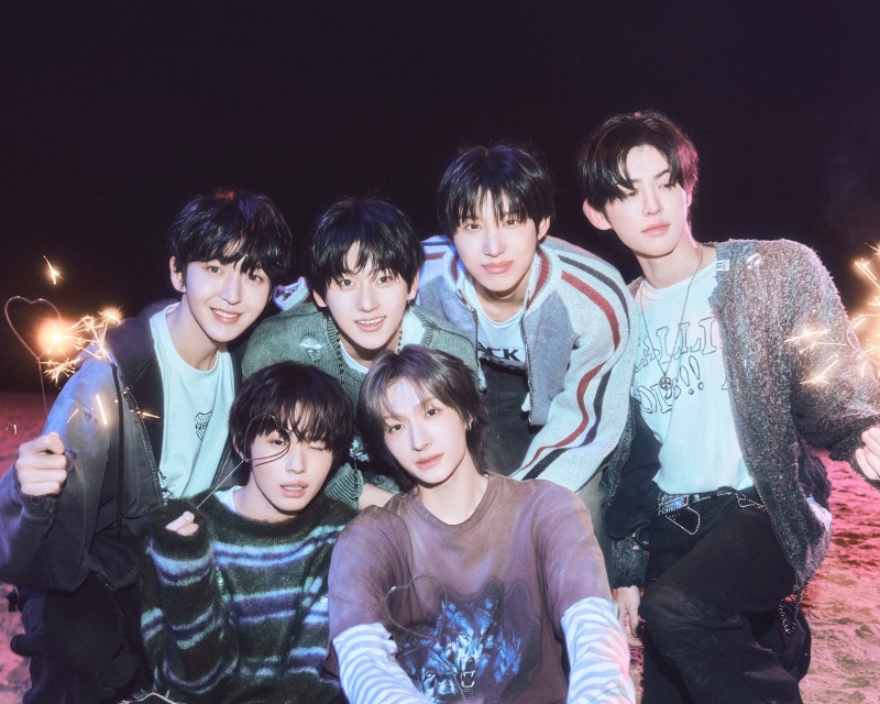 킥플립, 미니 4집으로 초동 자체 기록 경신…한터차트 기준 초동 45만 6167장 돌파