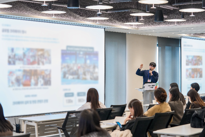 사진=에이지이엔티가 2026 K-관광협력단 1차 정기회의에서 크리에이터 IP 오프라인 확장 비전을 공개했다.