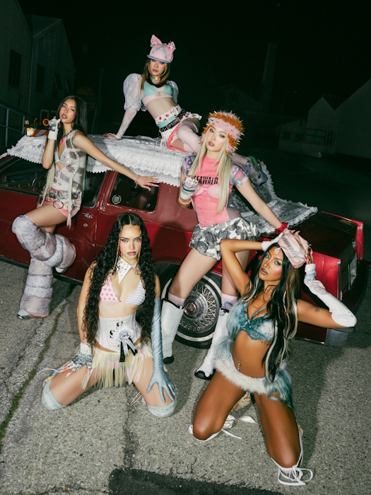 캣츠아이 ‘PINKY UP’, 레이디 가가 노래 제치고 美 빌보드 팬 투표 1위