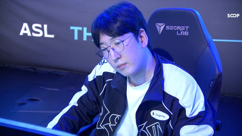 조일장의 스피드에 고전하면서도 화력과 멀티 타겟팅으로 분위기를 뒤집은 '스노우' 장윤철(출처=대회 실황 캡처).