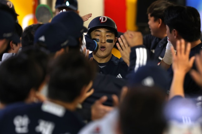 2점 홈런 때린 두산 베어스 손아섭 / 사진=두산 베어스 제공