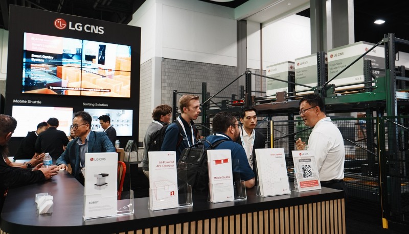 LG CNS가 현지시간 13~16일 미국 애틀란타에서 열리는 북미 최대 규모 물류 전시회 모덱스 2026에서 식품, 유통 등 콜드체인 물류 영역까지 적용할 수 있는 모바일 셔틀을 선보인다./LG CNS
