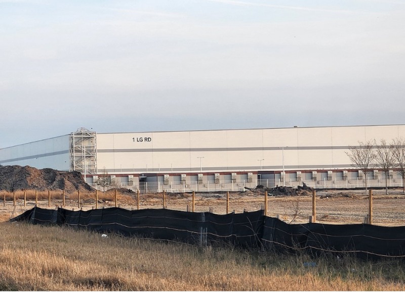 호세 무뇨스 현대차 사장은 14일(현지시간) 지난해 美이민당국의 급습을 받았던 현대-LG엔솔 배터리 합작공장이 가동을 시작할 준비를 마쳤다고 밝혔다. 사진=배터리 합작공장, 연합뉴스