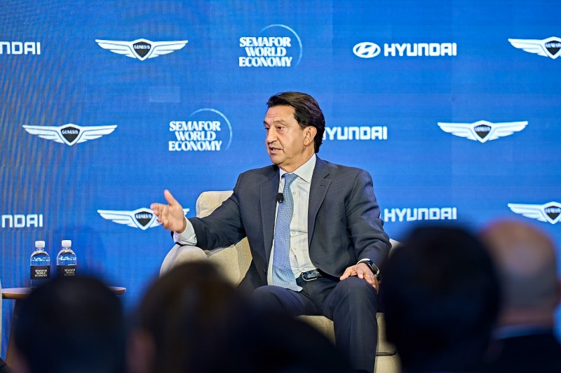 호세 무뇨스(José Muñoz) 현대차 사장이 현지시간 14일 진행된 ‘2026 세마포 월드 이코노미(Semafor World Economy)’ 미래 모빌리티(Future of Mobility) 트랙 세션에서 발언하는 모습./현대차