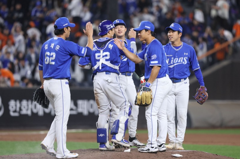 14일 한화전 승리 후 기뻐하는 삼성 선수들. / 사진=연합뉴스