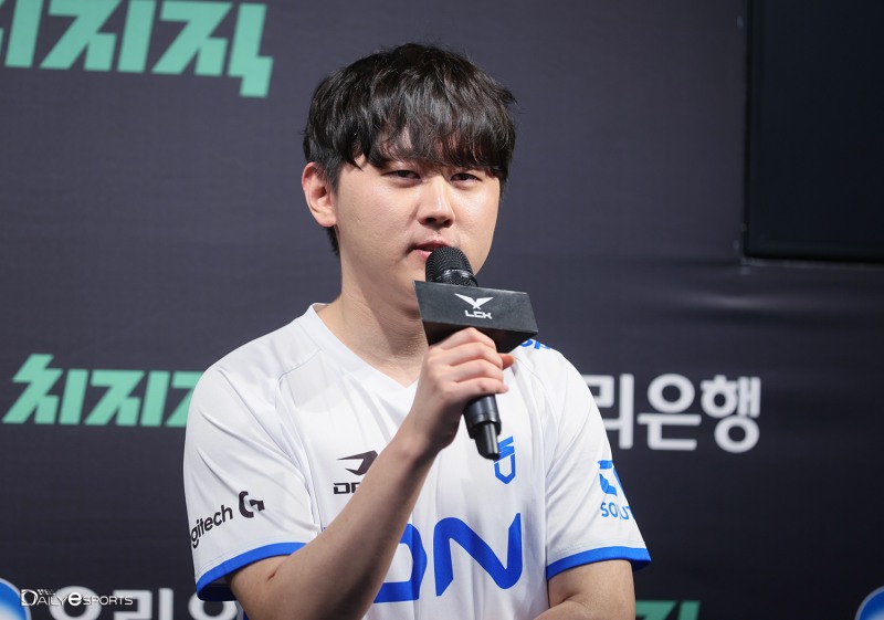 DN 수퍼스 '표식' 홍창현