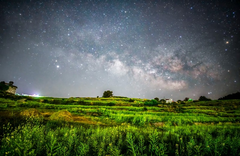 청산도 서편제길에서 촬영한 은하수 (사진제공=완도군)