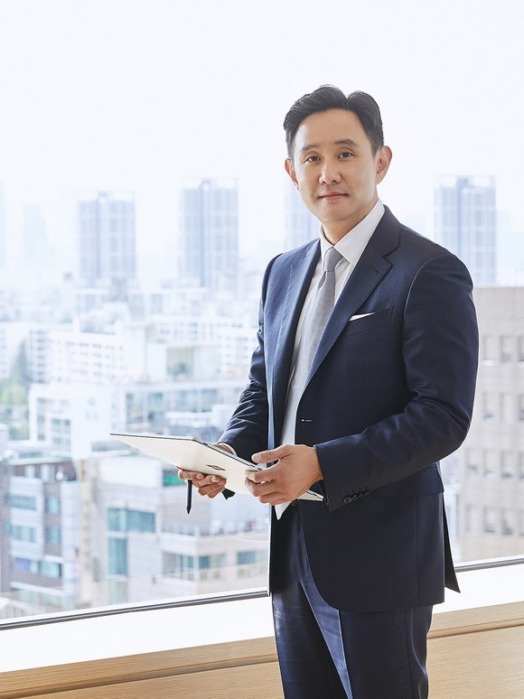 최윤범의 ‘트로이카 드라이브’ 통했다… 고려아연, 지속가능 경영 정점