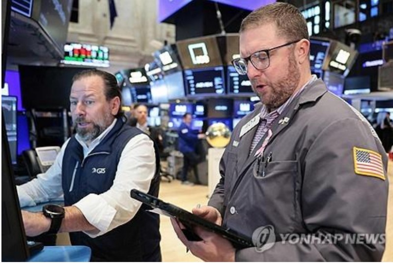 뉴욕증시 3대 지수가 17일(현지시간) 일제히 상승한 가운데 S&P500지수는 사상 처음으로 7000선을 돌파했다. 사진=AFP, 연합뉴스