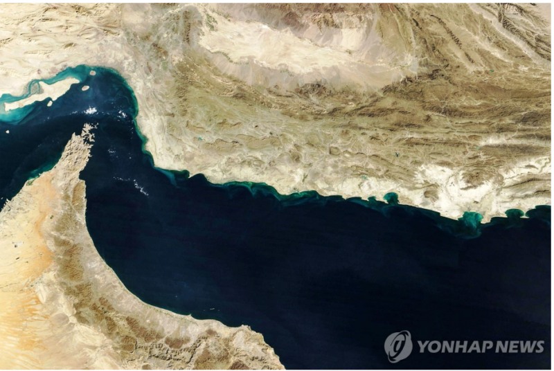 호르무츠해협 위성사진. 사진=NASA, AFP, 연합뉴스