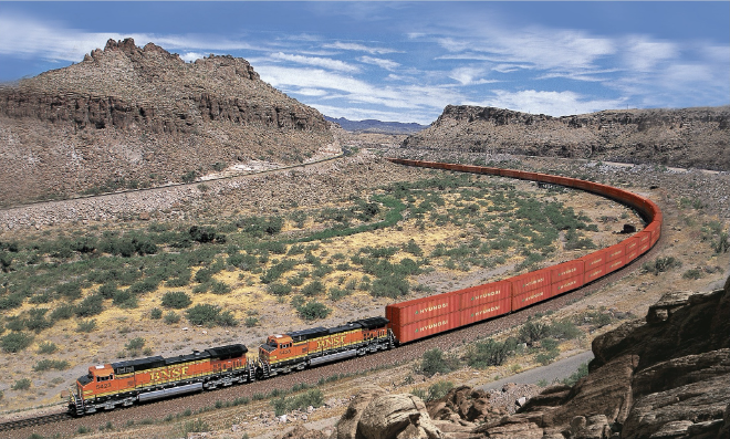 현대상선이 DST 계약을 체결한 미국 철도회사 ATSF의 열차가 현대상선의 컨테이너를 싣고 미국 내륙을 운행하고 있다. 사진= HMM 50년사