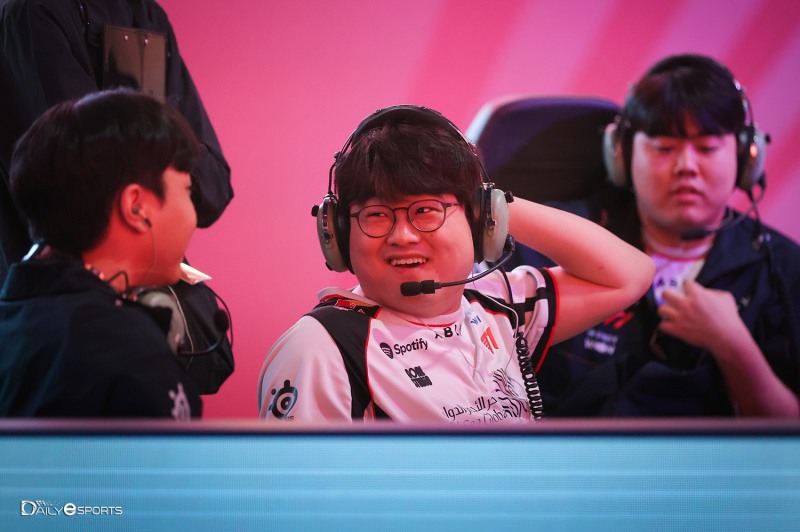 T1이 kt 롤스터와의 재대결도 3-1로 승리했다.