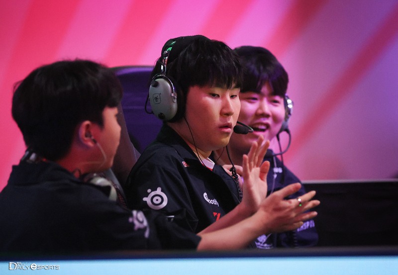 분위기가 넘어갈 뻔한 위기 상황서 '호석' 최호석이 팀을 구하는 세트 승리를 기록했다.