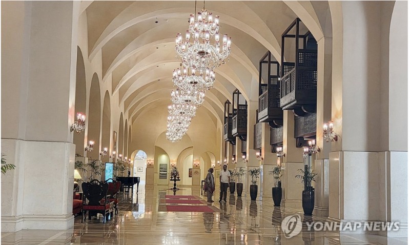 미-이란간 2차 협상이 열릴 지 여부가 불투명해졌다. 사진은 2차 협상지인 세레나호텔 내부. 사진=연합뉴