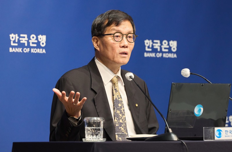 사진: 4월 10일 금통위 기자회견 당시의 이창용 총재, 출처 : 한은