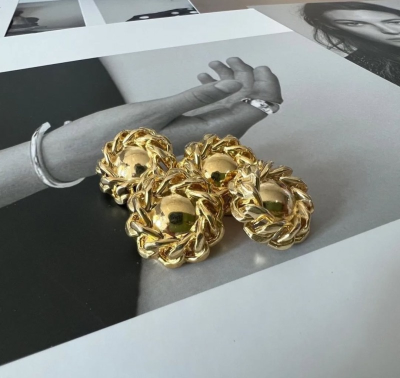 "단추 하나가 디자인을 완성한다"… 코벳그린의 유럽 프리미엄 부자재 전략