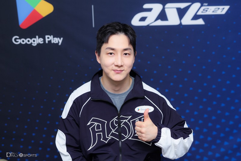 이영호에 이어 김택용도 완파하고 8강에 진출한 'JD' 이제동.