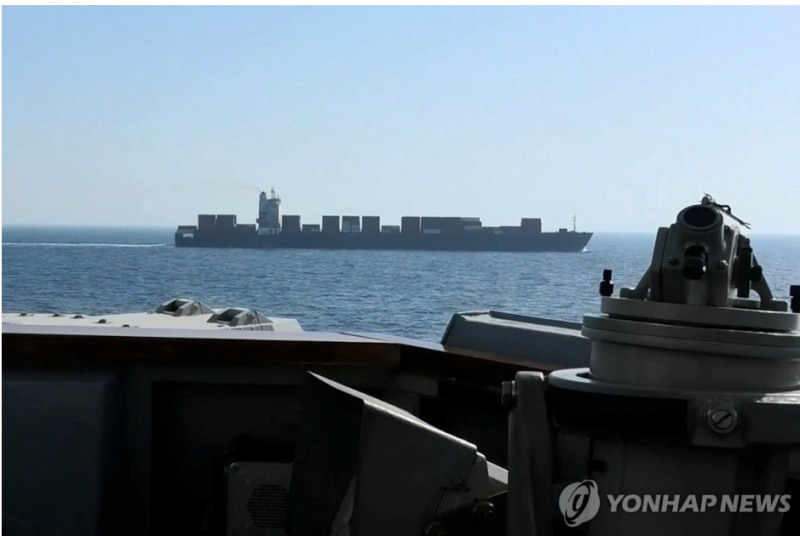 미 중부사령부는 20일(현지시간) 호르무츠해협 봉쇄 조치 이후 총 27척이 회항했다고 밝혔다. 사진=로이터통신, 연합뉴스