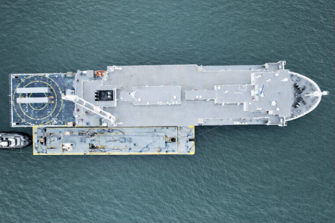 한화그룹이 미국 현지 법인 한화디펜스USA를 통해 19일(현지시간) 4일간의 일정으로 미국 메릴랜드에서 개막한 현지 최대 해양 중심 방산 전시회 ‘해양항공우주 전시회(SAS 2026)’에 처음 참가했다. 한화오션이 건조한 군수지원함. 사진= 한화디펜스USA