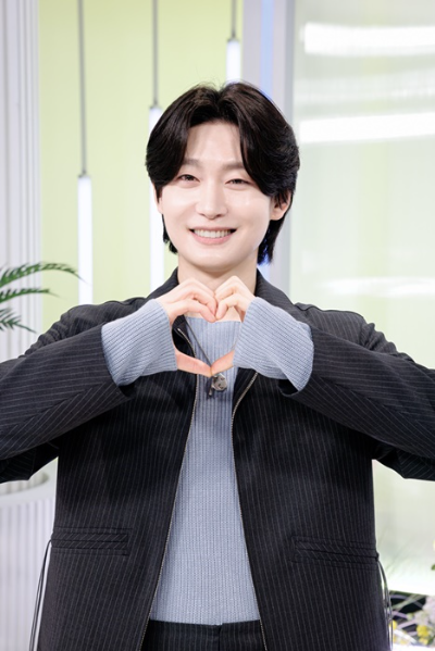 MBC <봄날의 기적> MC로 참여한 김용빈