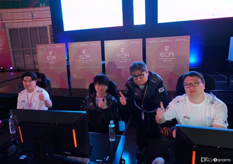 대한민국 격투게임 대표팀이 일본에 연거푸 패하며 준우승에 그쳤다.